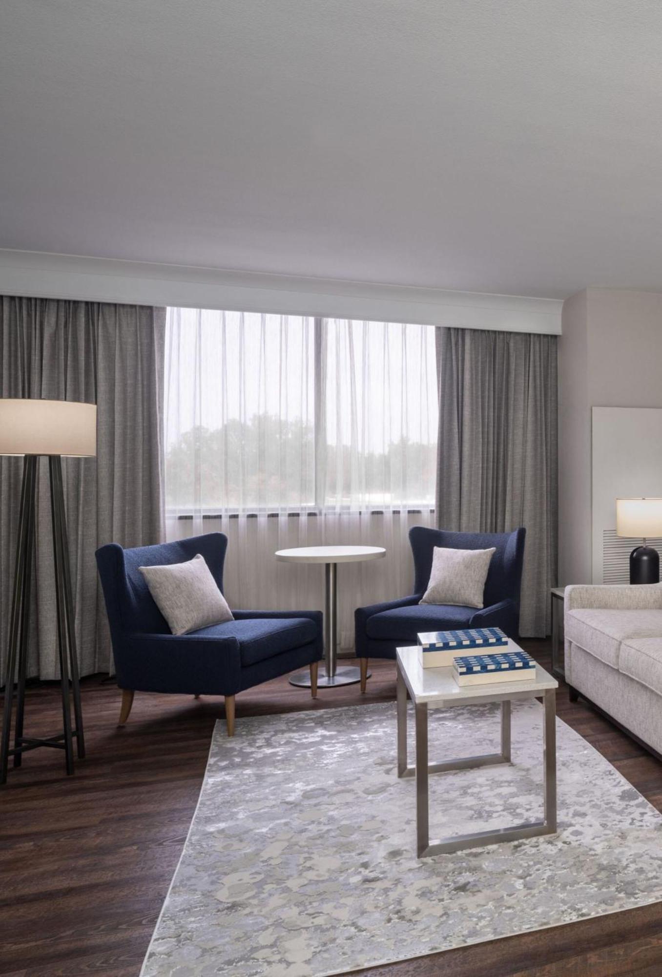 Delta Hotels By Marriott Jacksonville Deerwood Exterior photo