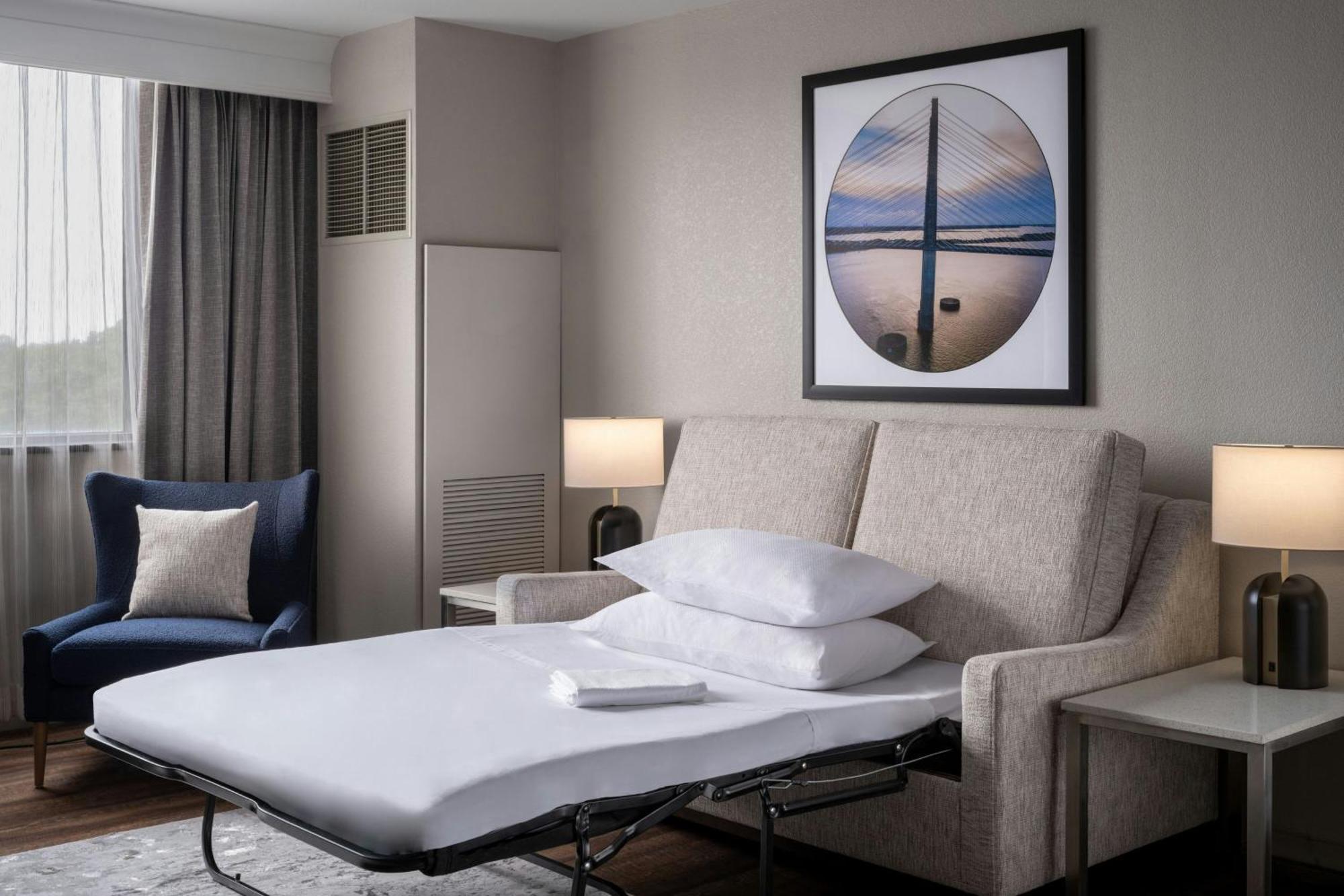 Delta Hotels By Marriott Jacksonville Deerwood Exterior photo