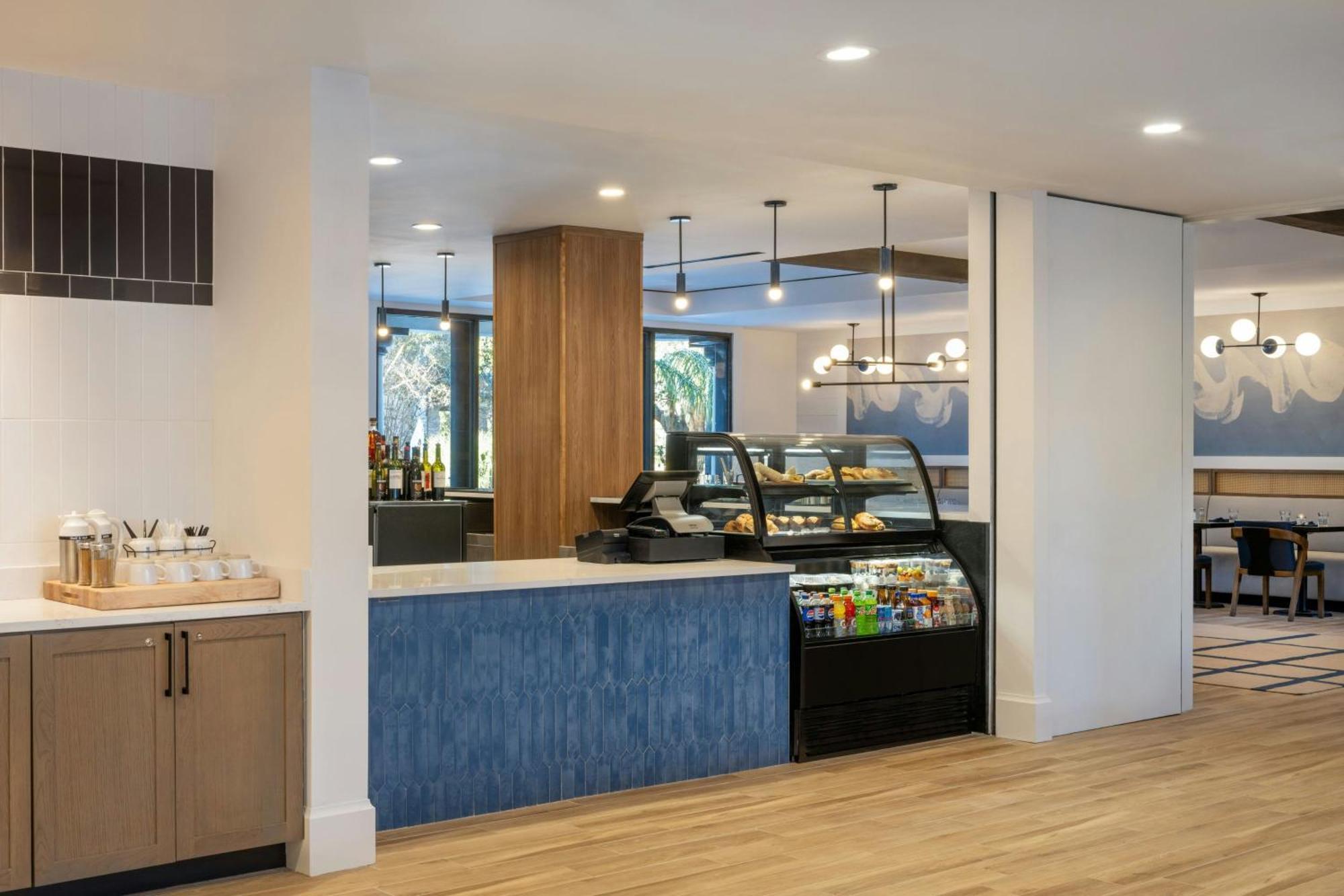 Delta Hotels By Marriott Jacksonville Deerwood Exterior photo
