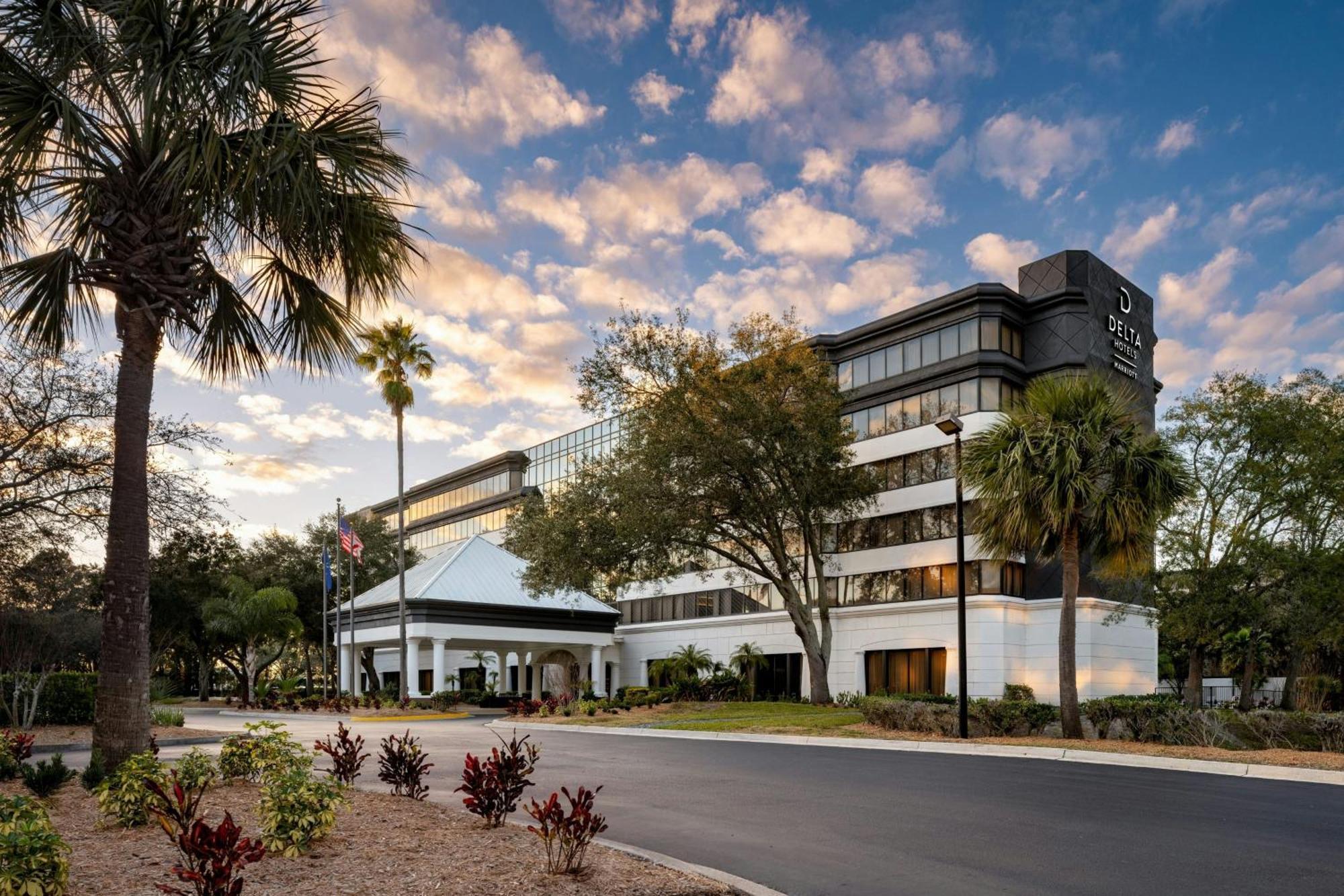 Delta Hotels By Marriott Jacksonville Deerwood Exterior photo